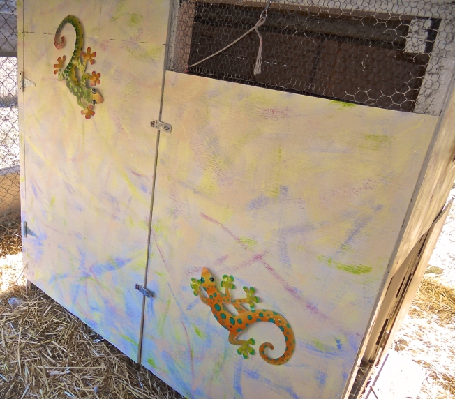 A fresh coat of paint, colorful accents and a few decorative elements can do wonders for an ordinary chicken house!